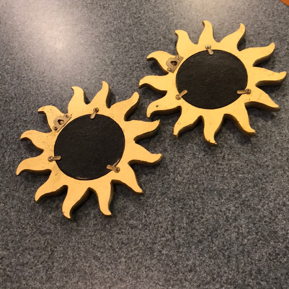 Two sunny mirrors - Picture 3 of 7